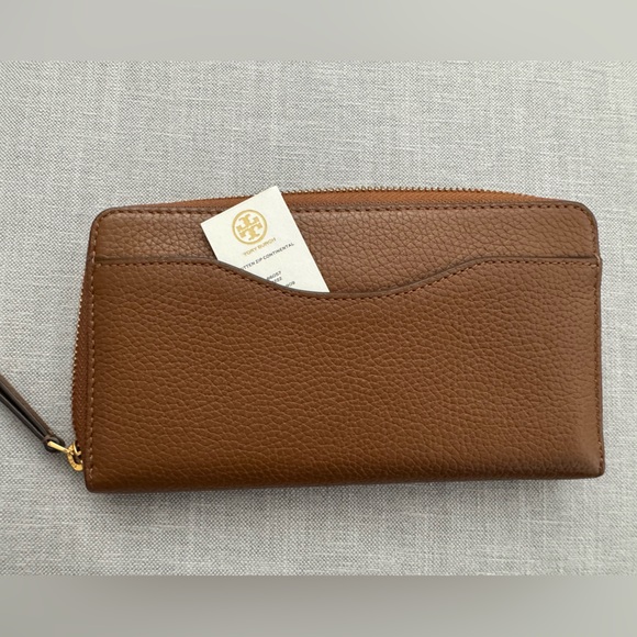 Tory Burch Continental Wallet with ID case - Picture 6 of 9